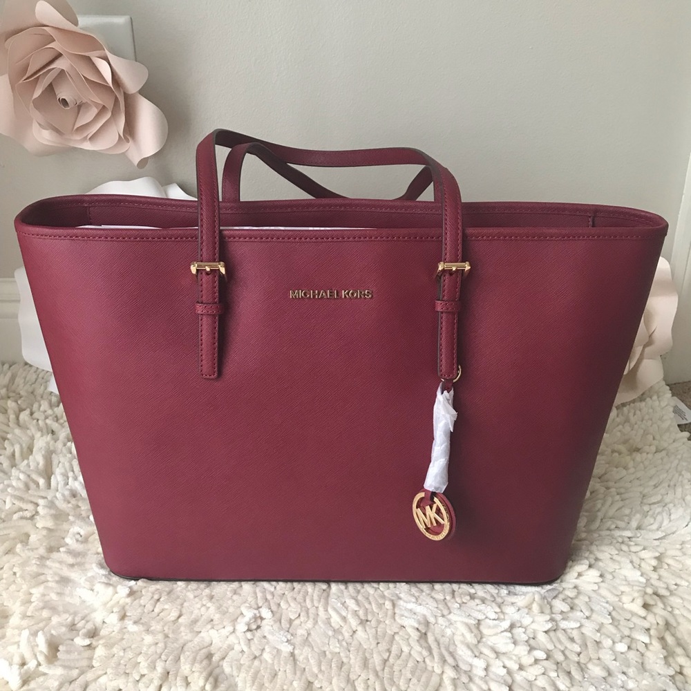 Michael Kors Jet Set Medium Top-zip mulberry